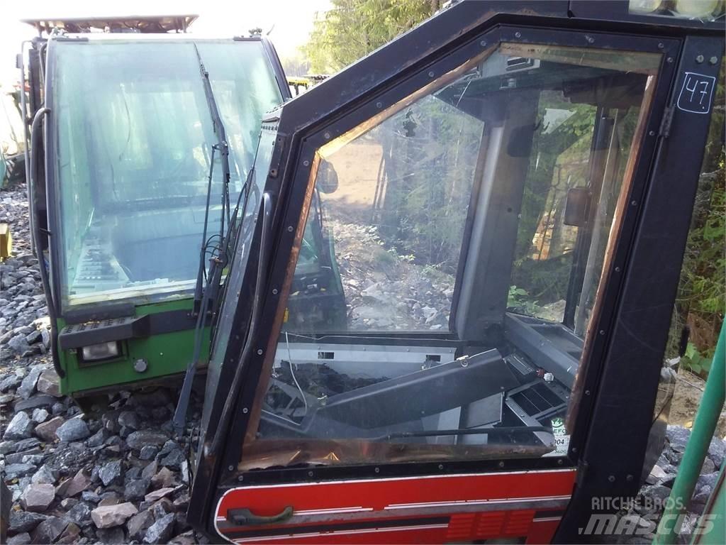 Valmet 901 Cabins and interior