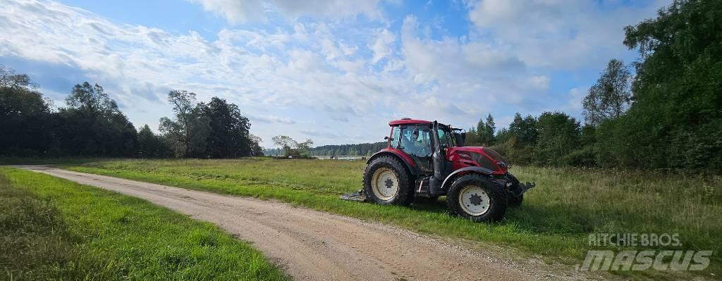 Valtra N154 Tractors