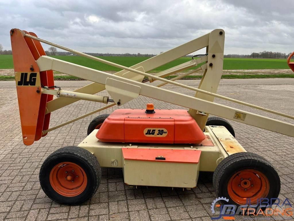 JLG 30HA Articulated boom lifts