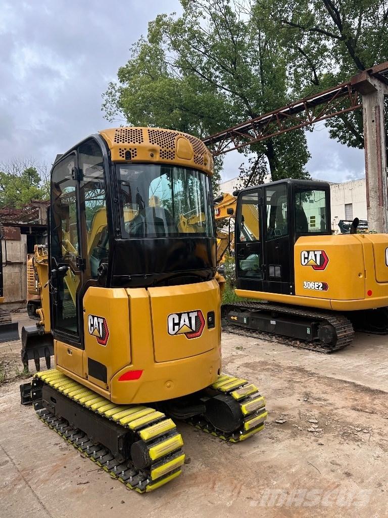CAT 302 Mini excavators < 7t (Mini diggers)