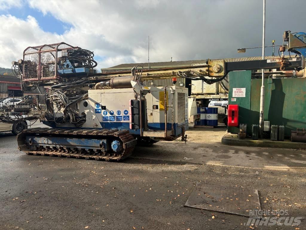 Klemm 709 Piling rigs