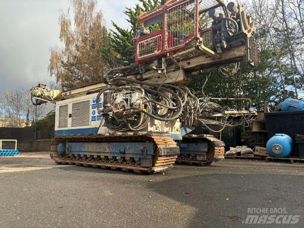 Klemm 709 Piling rigs