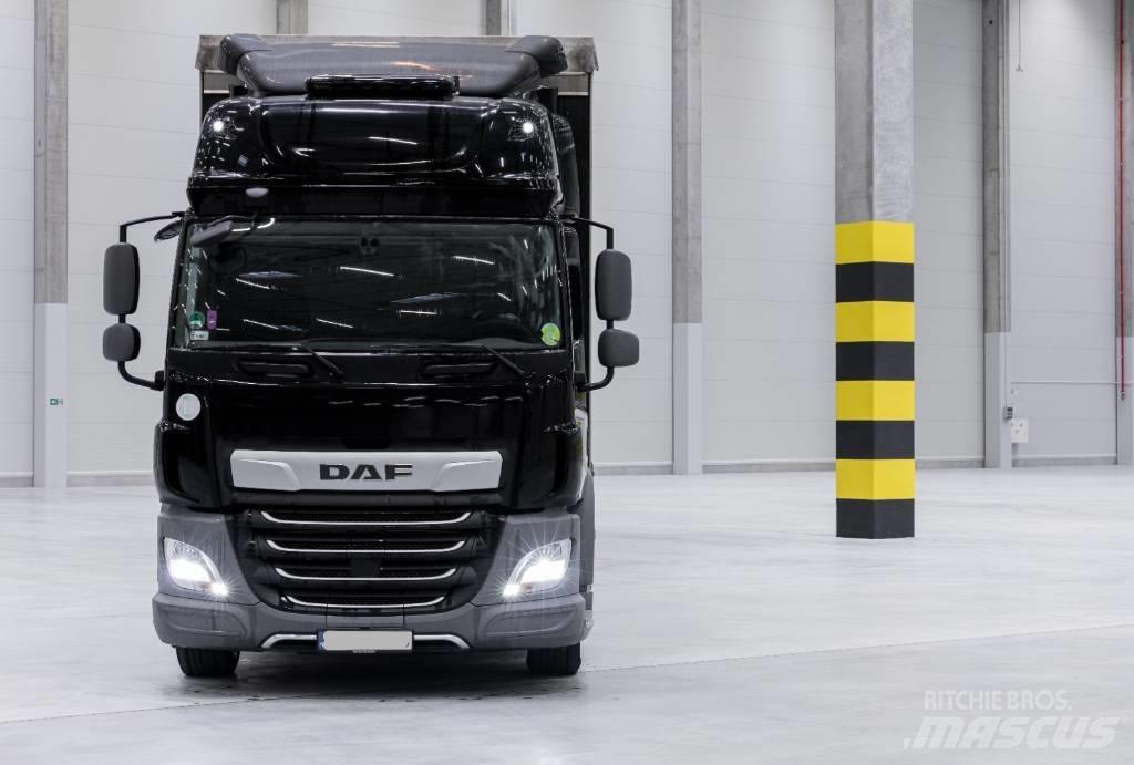 DAF CF FA370 Curtainsider trucks