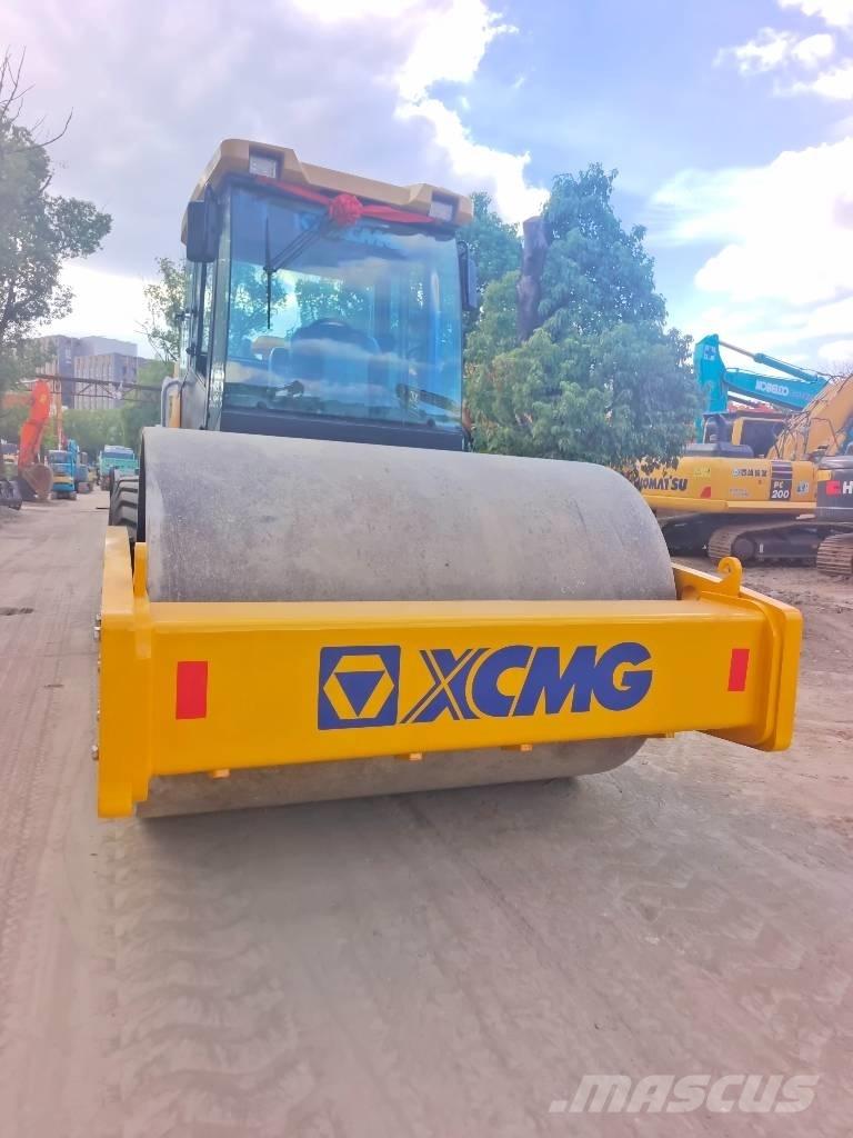 XCMG XS223J Single drum rollers