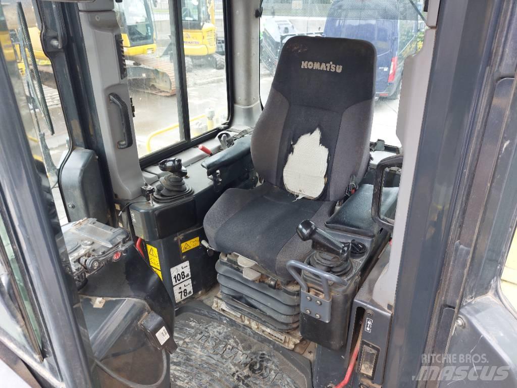 Komatsu D65PX-18 Crawler dozers