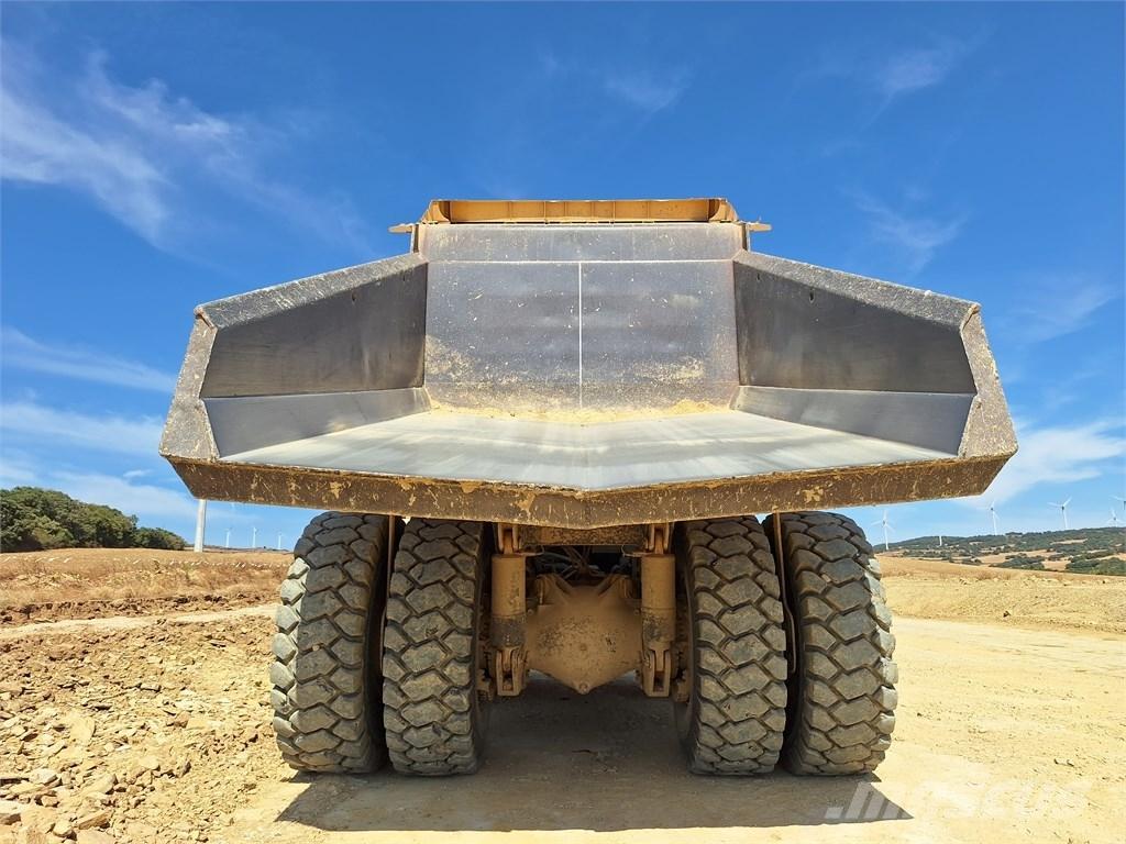 Komatsu HD 605-7E0 Rigid dump trucks