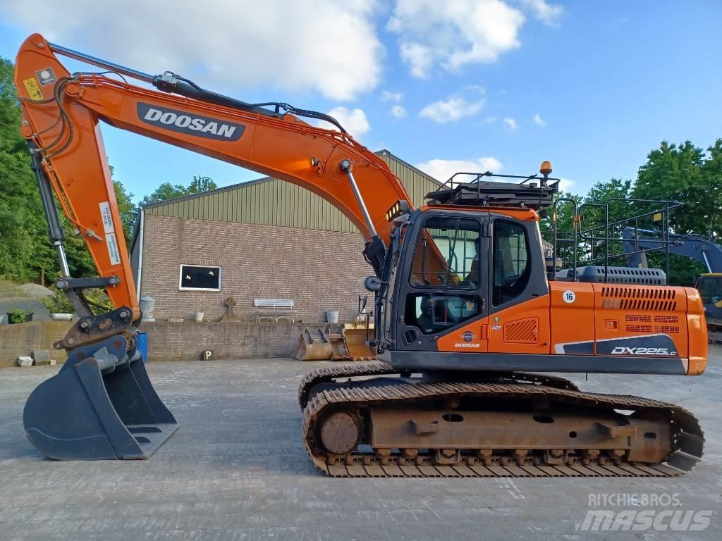 Doosan DX 225 LC-5 Crawler excavators