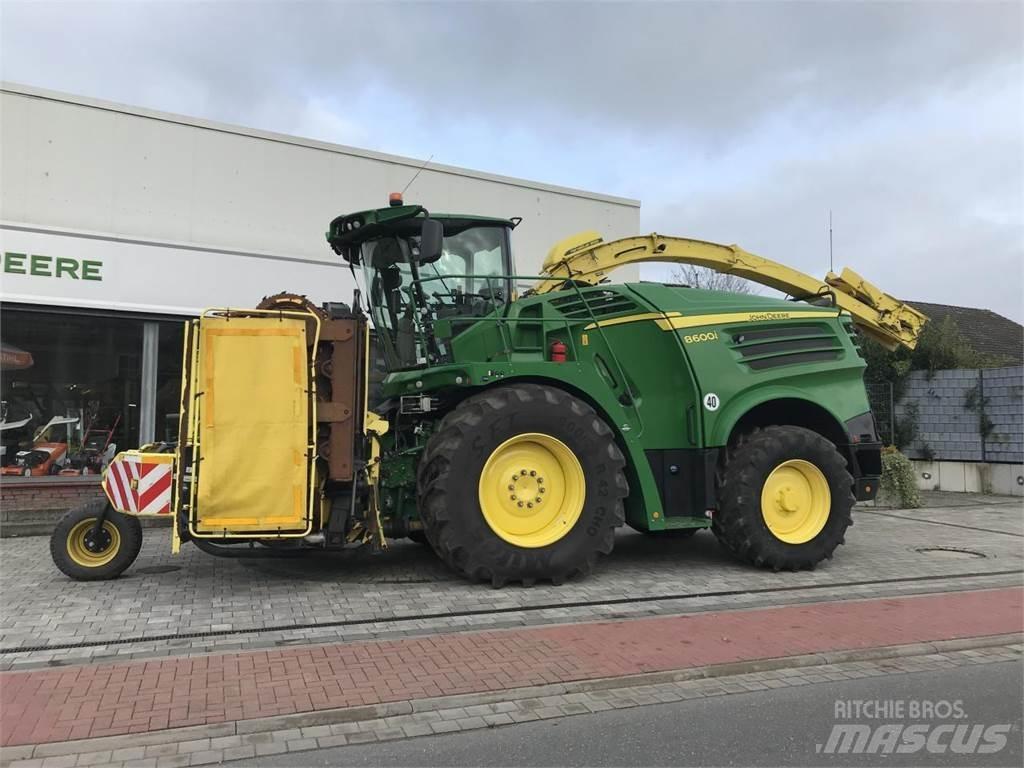 John Deere 8600 Self-propelled foragers