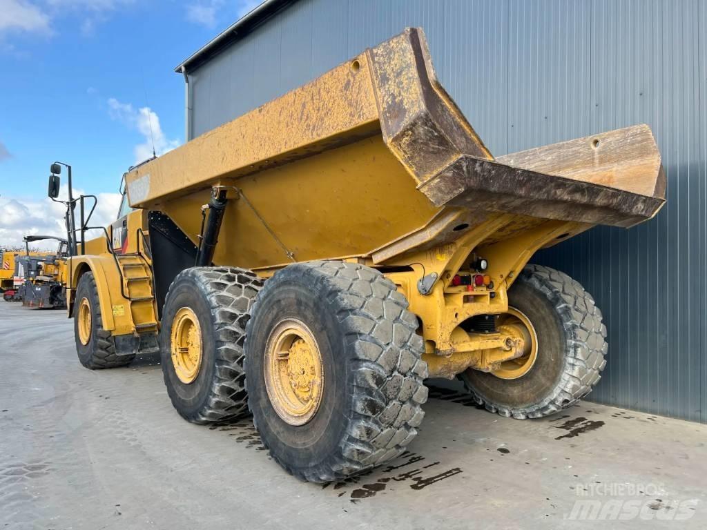 CAT 735 | 735B Articulated Dump Trucks (ADTs)