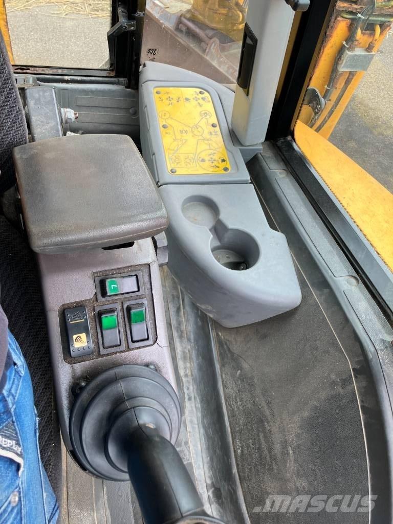 JCB 4 CX Backhoe loaders