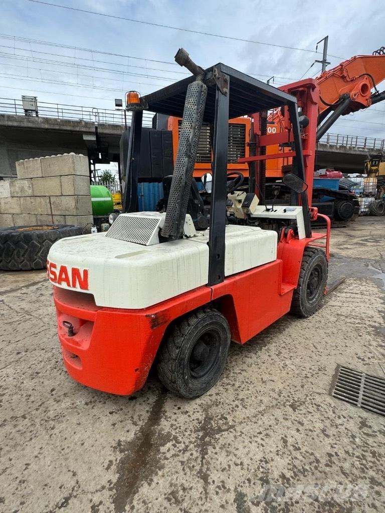 Nissan WF03A35U Diesel trucks