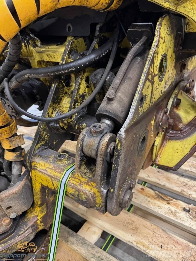 John Deere H480C Harvester heads