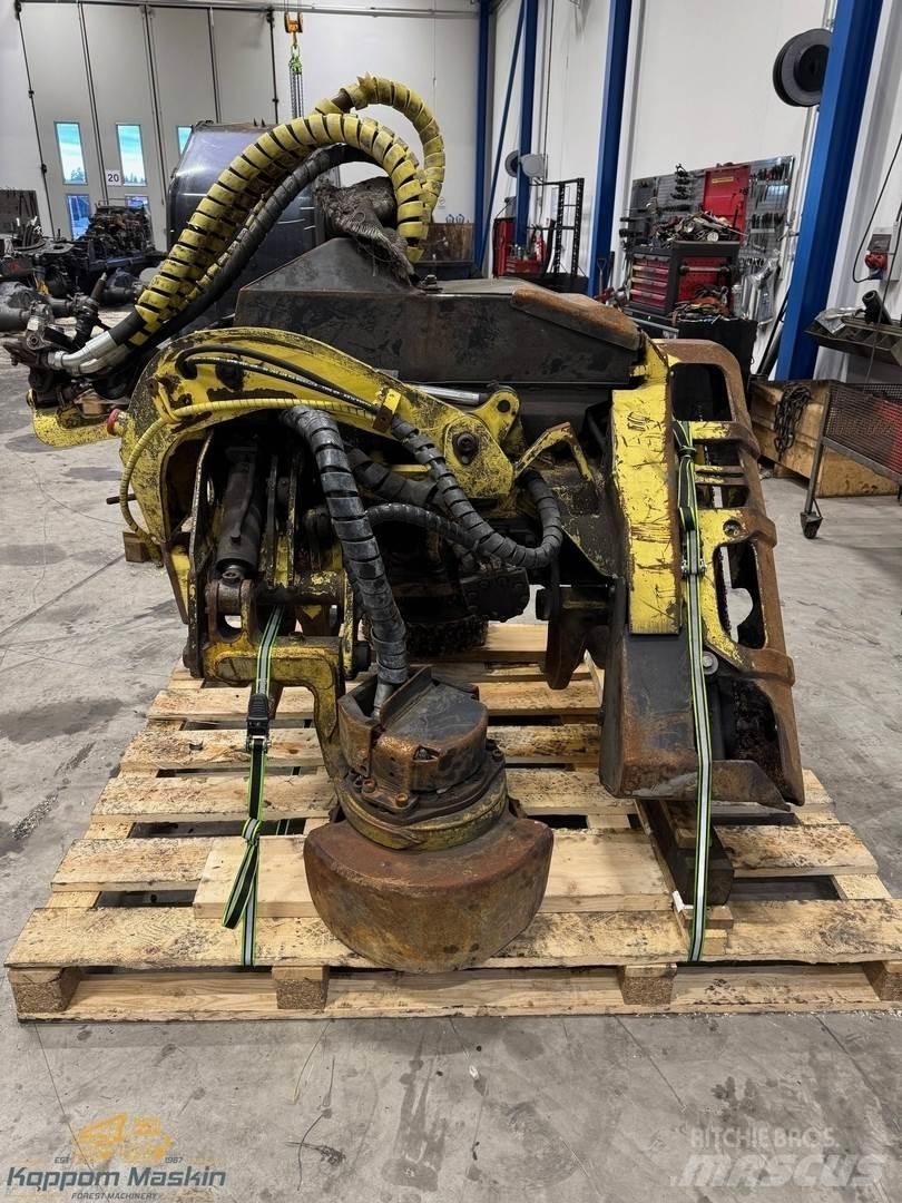 John Deere H480C Harvester heads