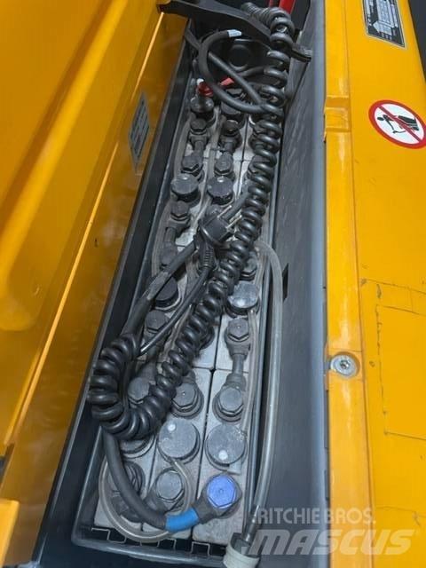 Jungheinrich EJC 112 Pedestrian stacker
