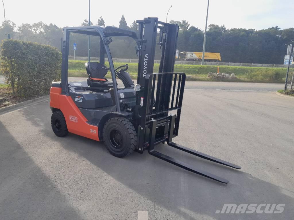 Toyota 52-8 FDF 25 Diesel trucks