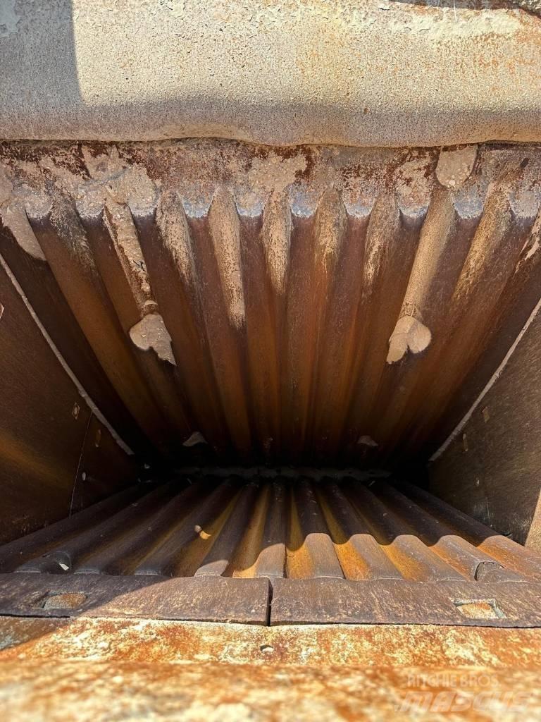 Sandvik QJ341 Mobile crushers