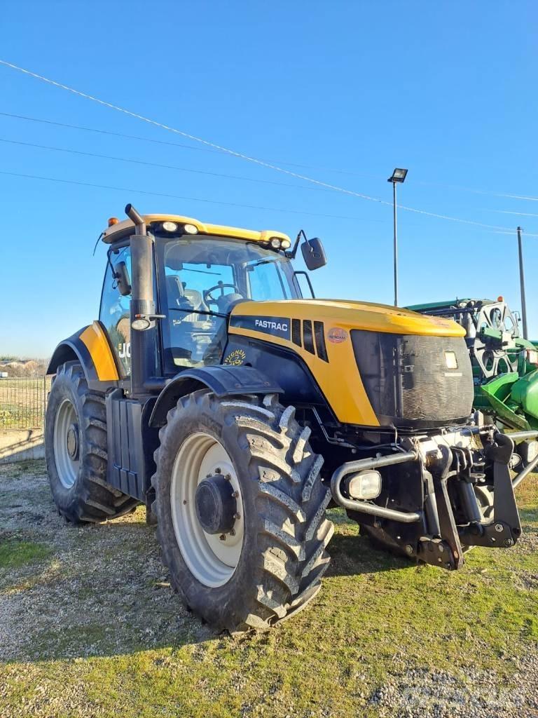 JCB Fastrac 8250 Tractors