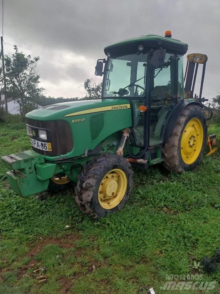 John Deere 5075 E Tractors