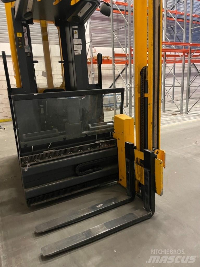 Jungheinrich EKX 513 High lift order picker