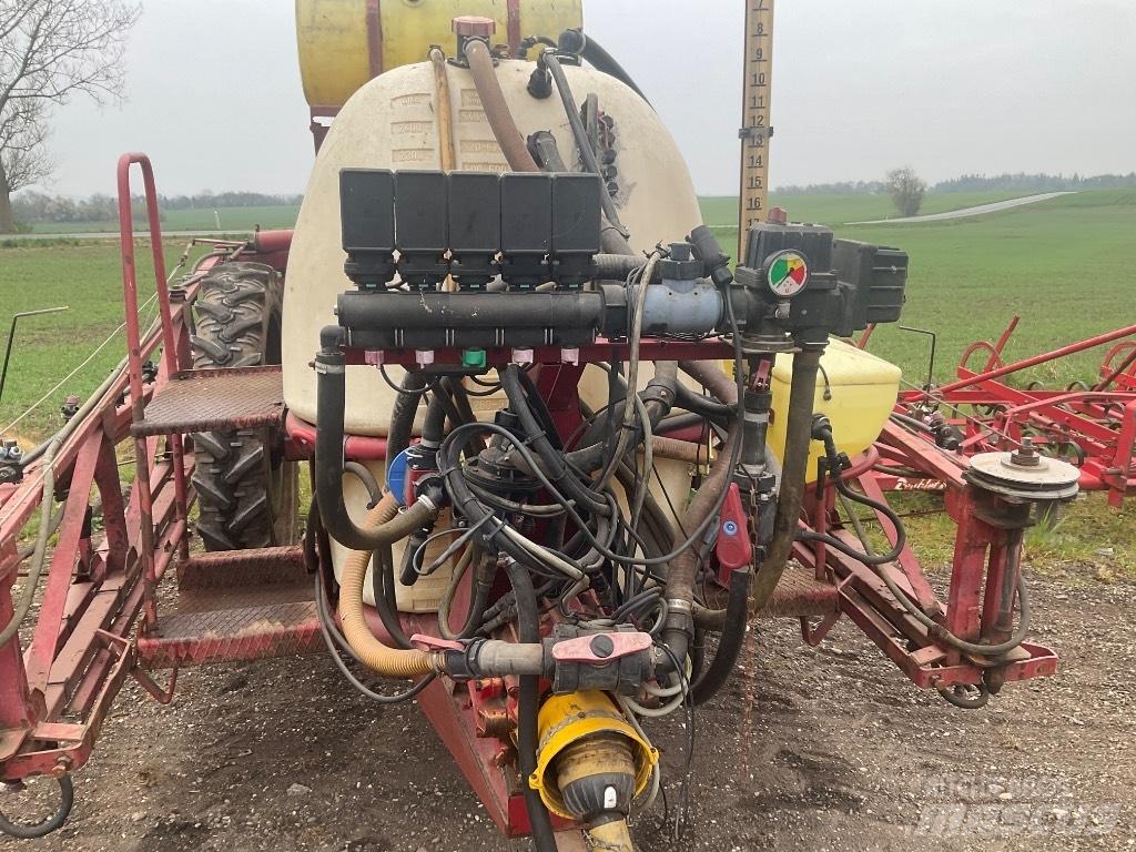 Hardi 2400 Trailed sprayers
