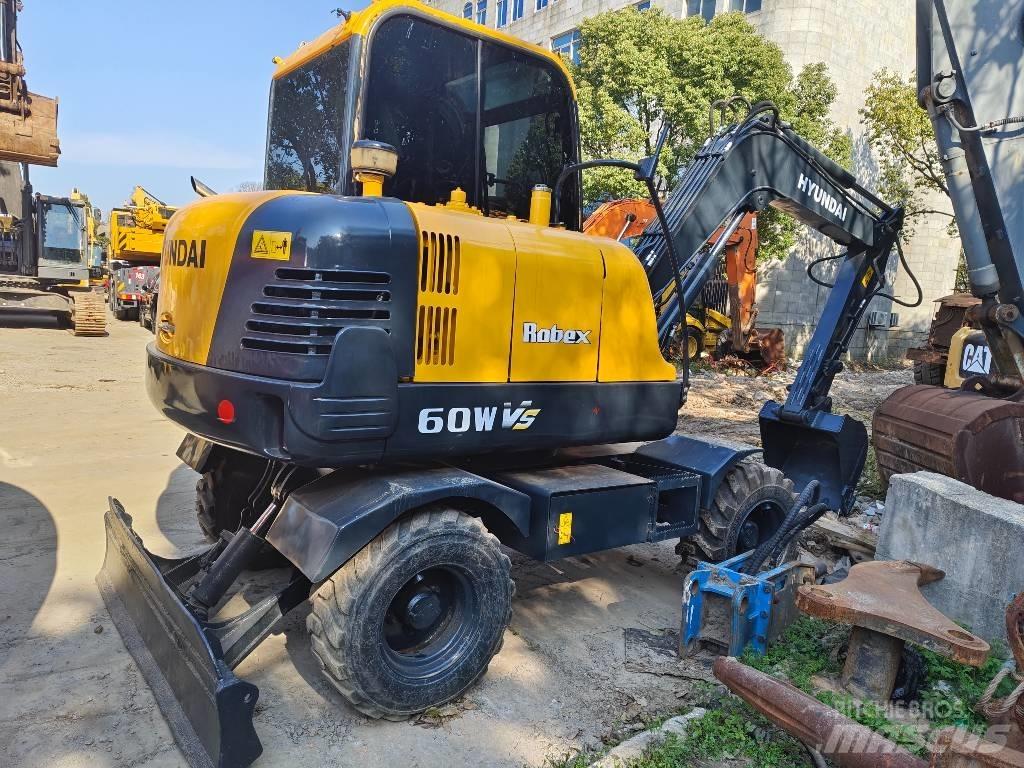 Hyundai R60W Wheeled excavators