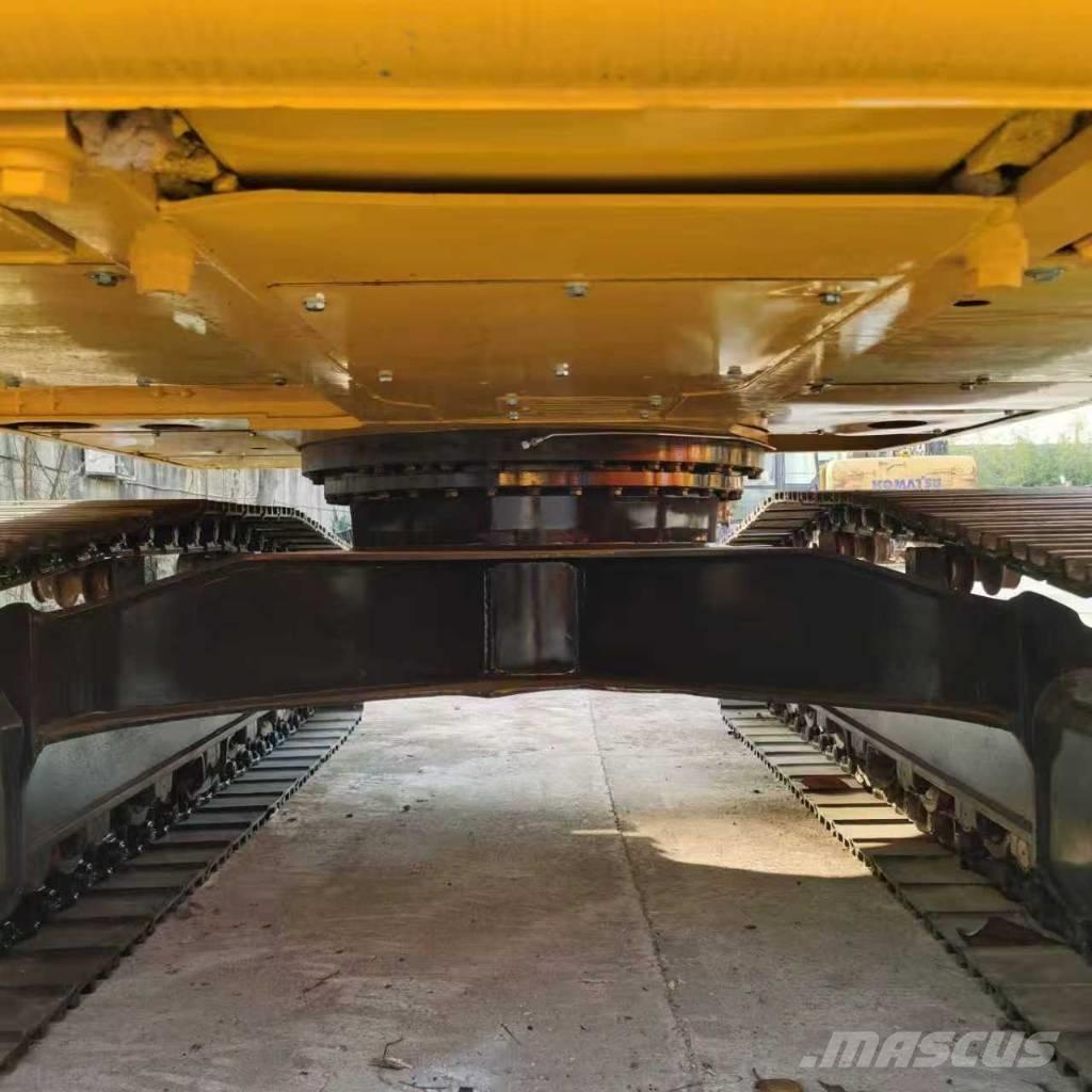 Komatsu PC 200-8 Crawler excavators