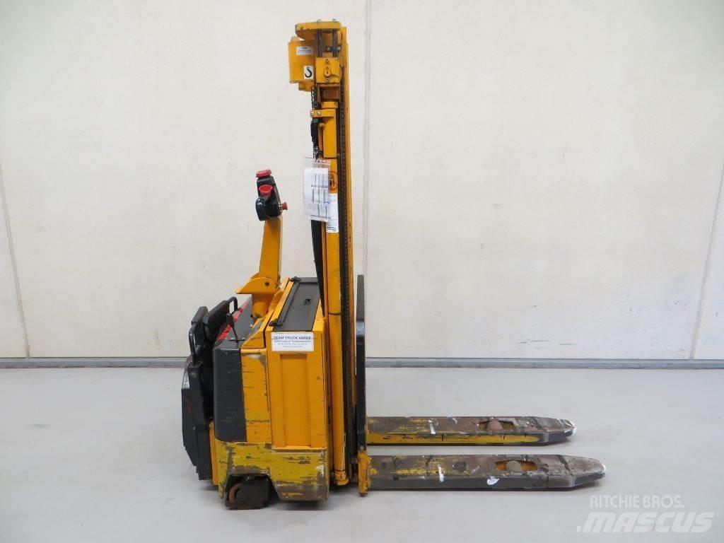 Samag ELT10 Self propelled stackers