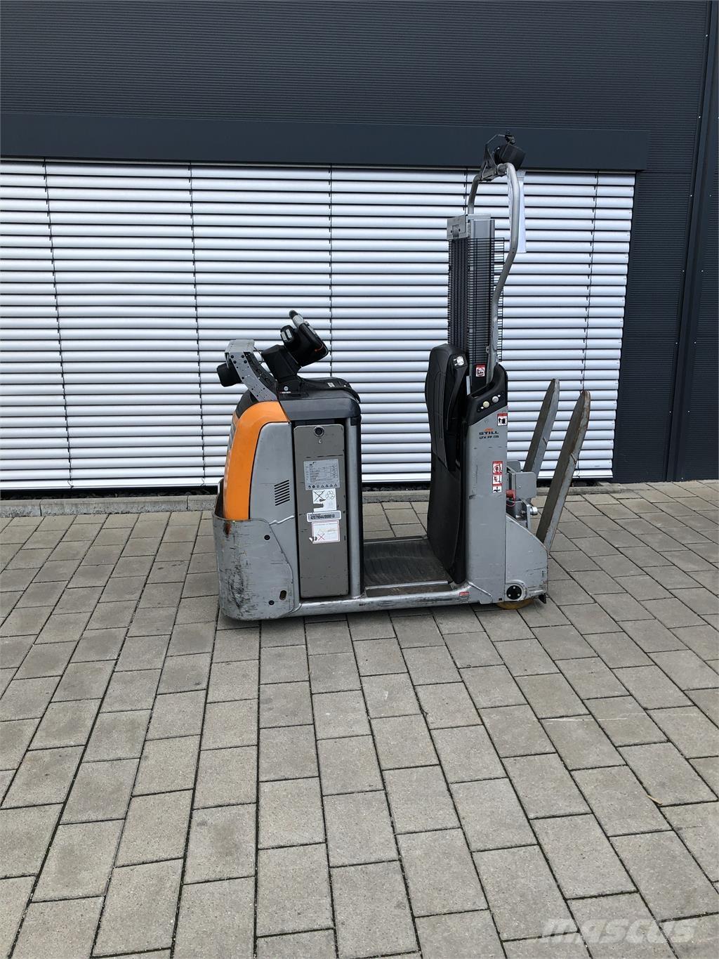 Still LTX FF 05 Towing trucks