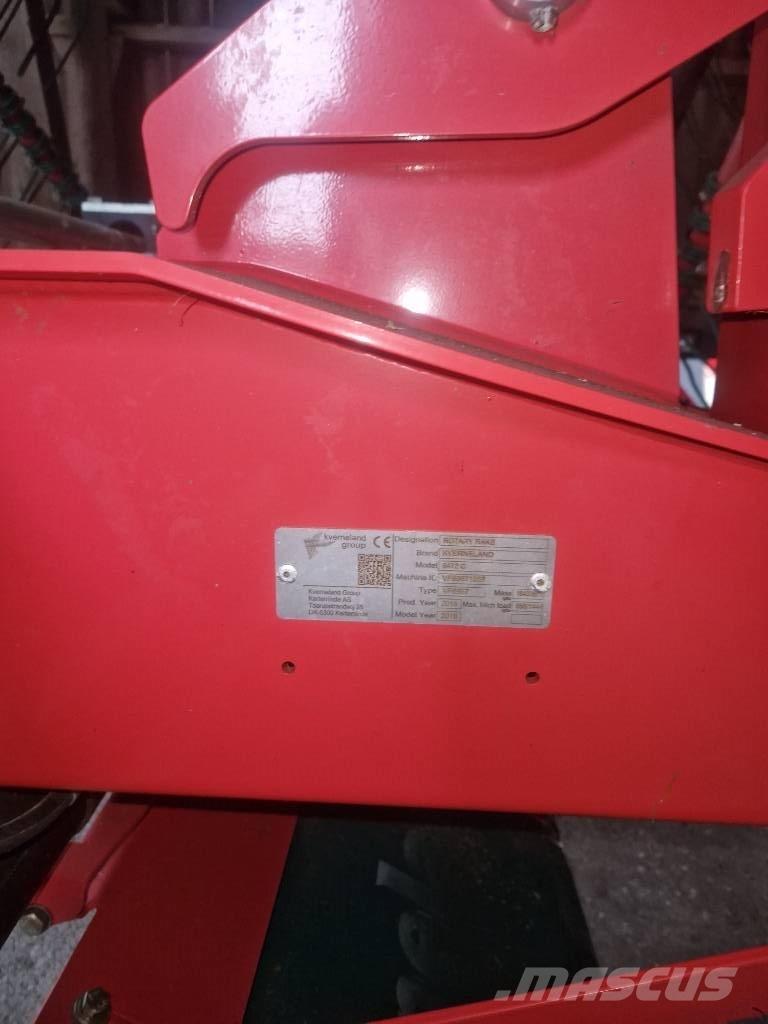Kverneland 9472C Windrowers