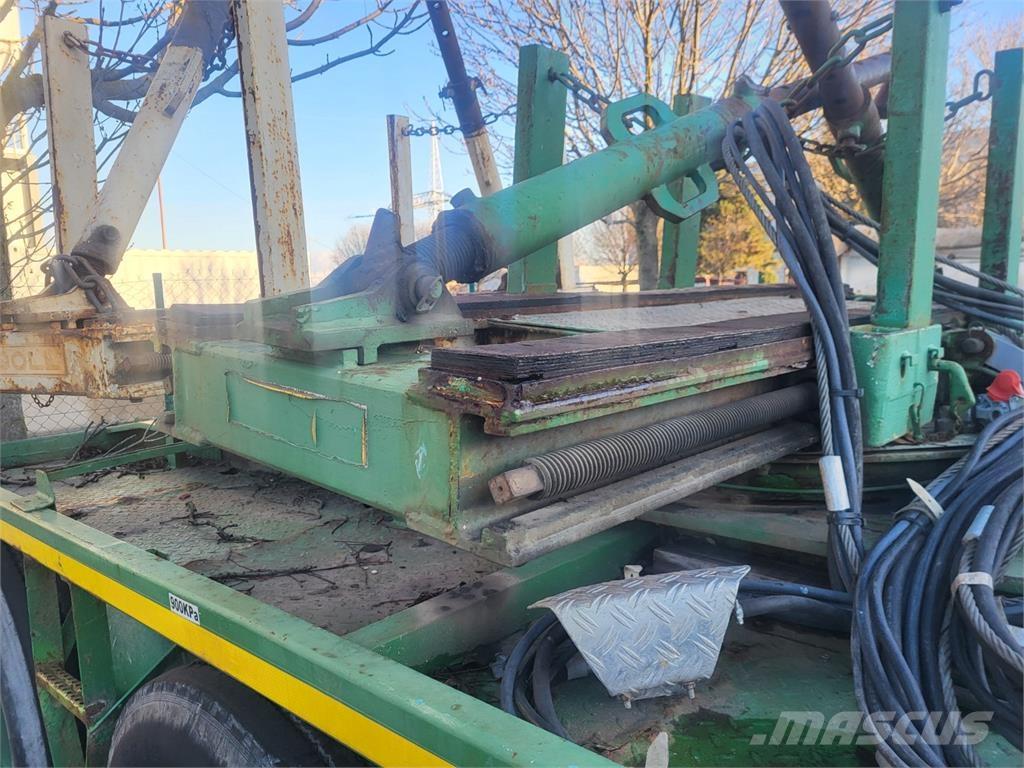 Doll M177 Flatbed/Dropside trailers