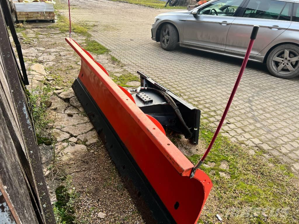 Bobcat SB 108 HD Snow blades and plows