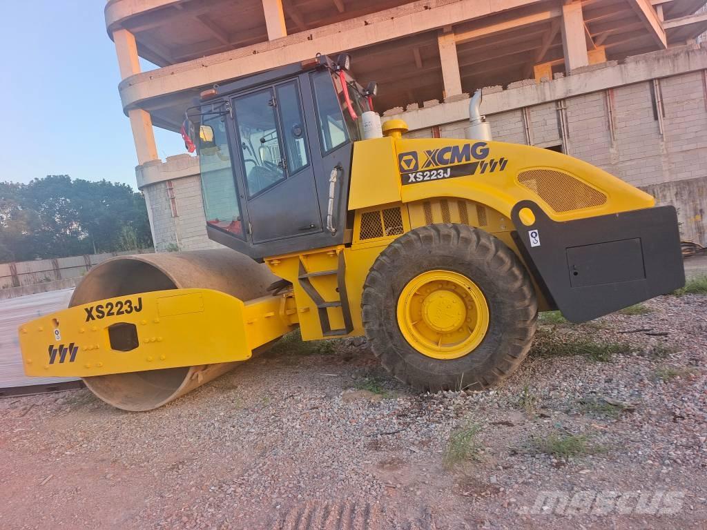 XCMG XS 223J Single drum rollers