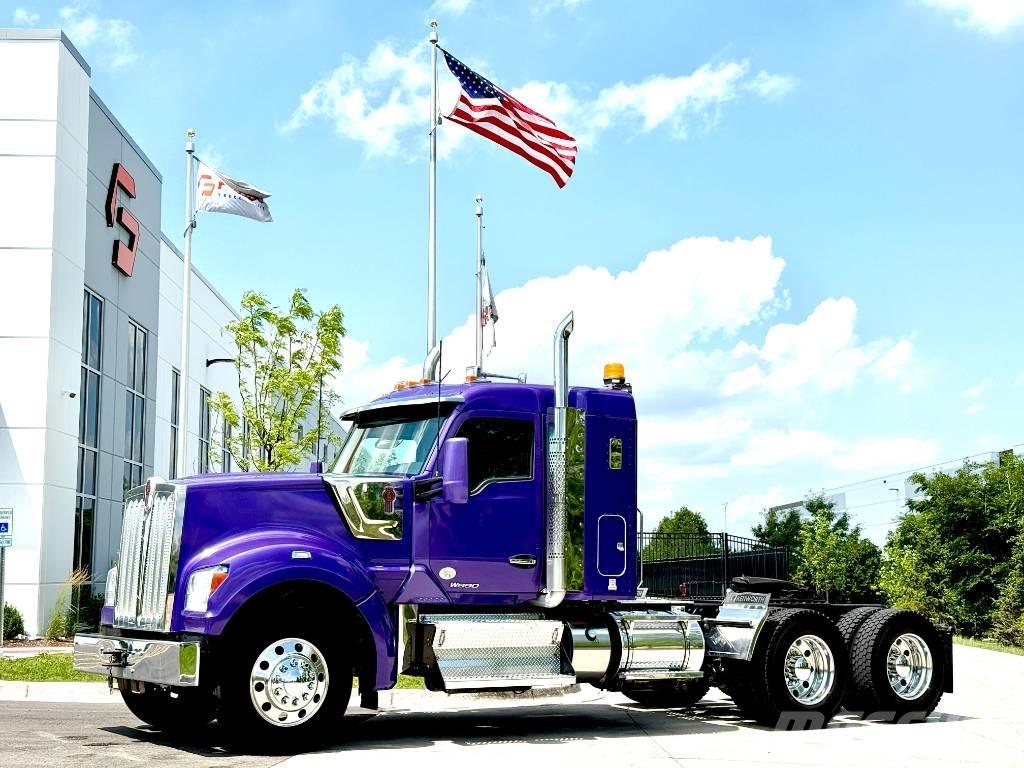 Kenworth W 990 Tractor Units