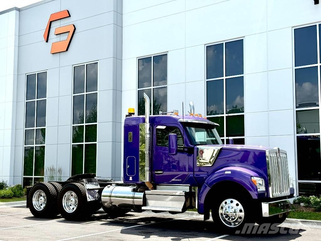 Kenworth W 990 Tractor Units