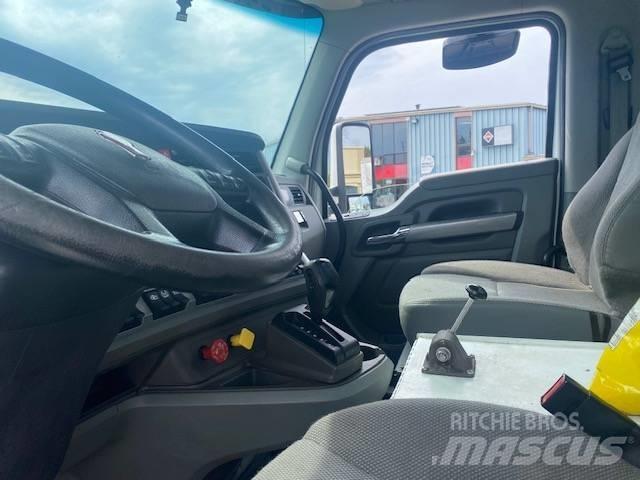 Kenworth T 880 Timber trucks