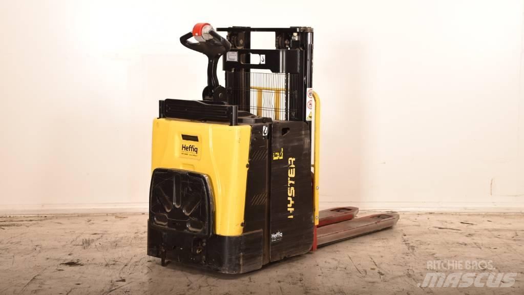Hyster P2.0SD Low lifter with platform