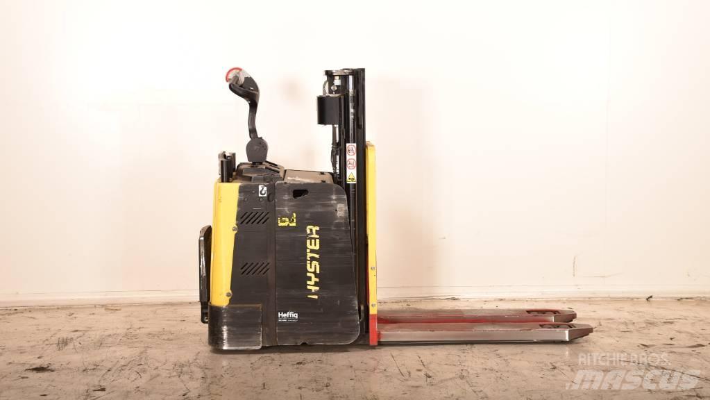 Hyster P2.0SD Low lifter with platform