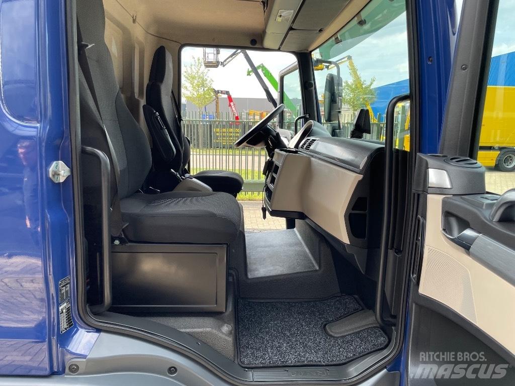 MAN TGL 7.190 Curtainsider trucks