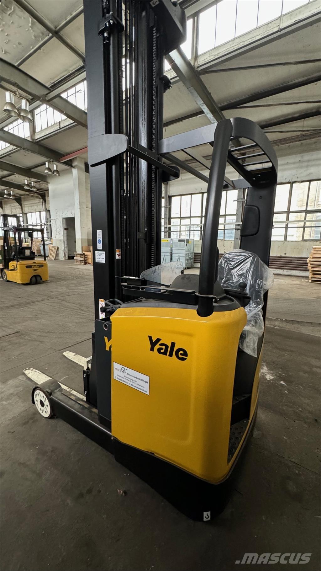 Yale MR16 Reach trucks