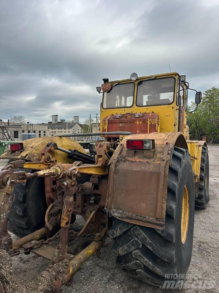 Kirovec K-701 Tractors