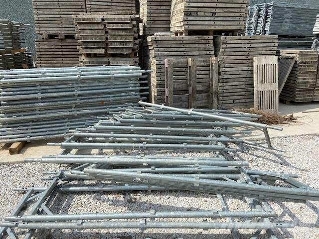  Haki oder Scaffolding equipment