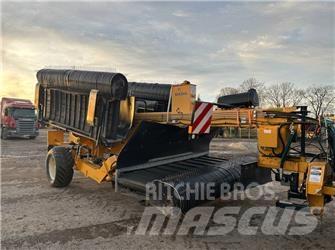 Oxbo 334 Windrowers