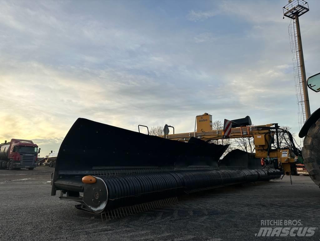 Oxbo 334 Windrowers
