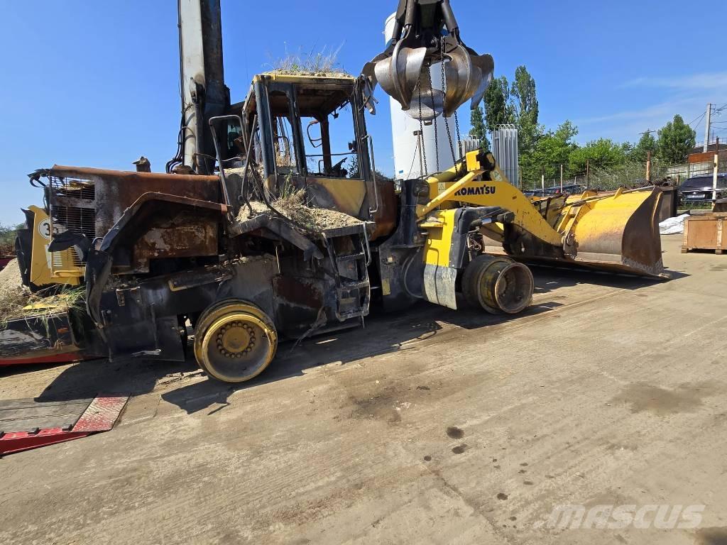 Komatsu 380-6 Chassis and suspension