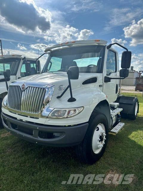 International MV607 Tractor Units