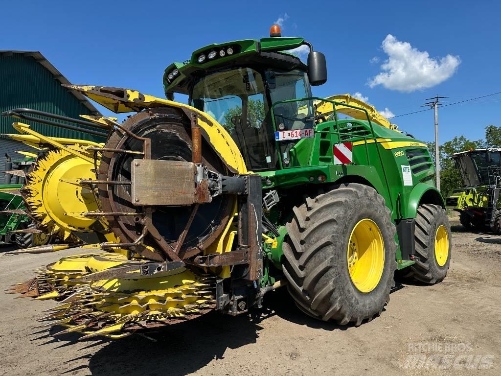 John Deere 8600 Self-propelled foragers