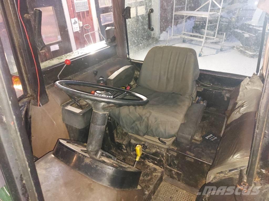 John Deere 2040 Tractors