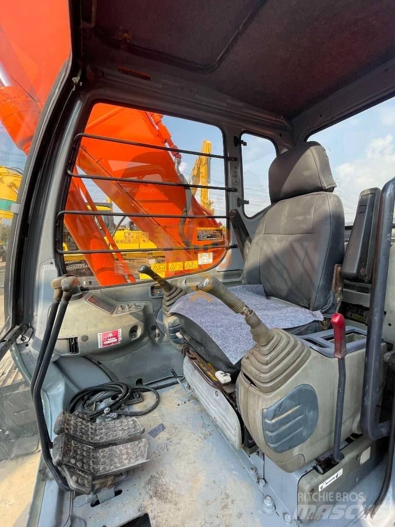 Hitachi EX 200-5 Crawler excavators