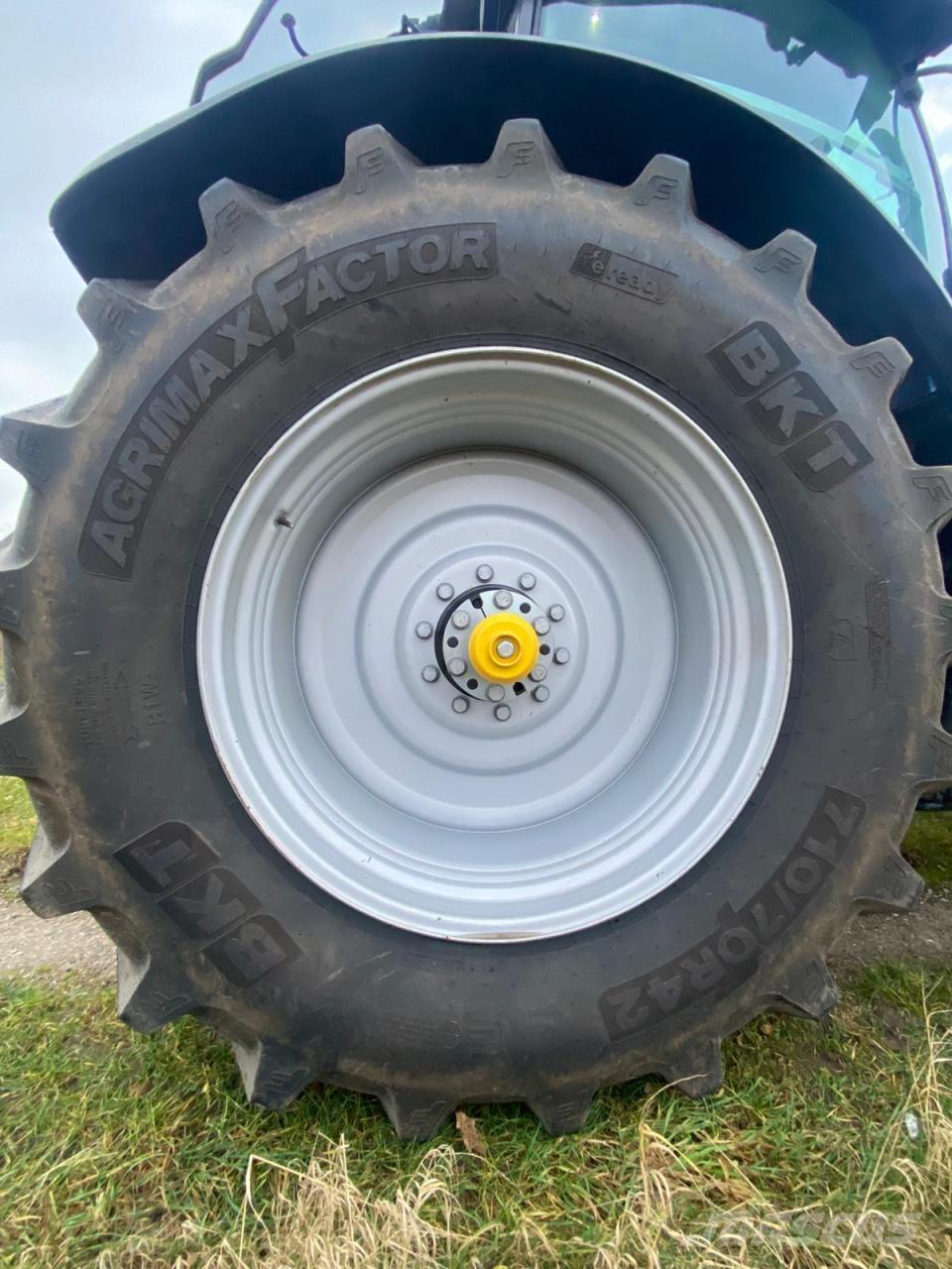 New Holland T7.230 Tractors