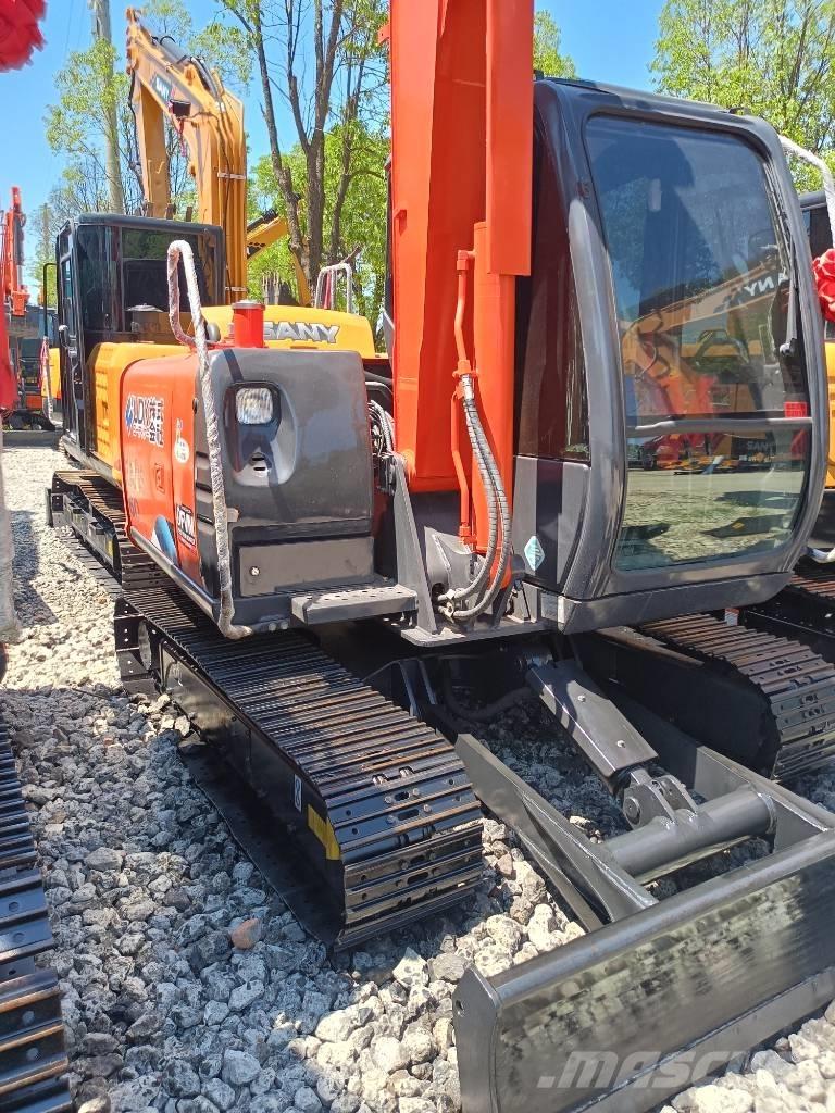 Hitachi 60 Crawler excavators